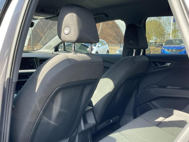 Audi Q4 e-tron 40 Advanced 77 kWh VAN ¤33.900 VOOR ¤31.440 euro uw lentevoordeel: 2.460,- euro