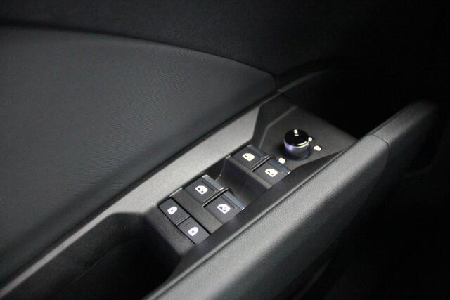 Audi Q4 e-tron 45 S Edition 82 kWh | Operational lease 970.- ex btw 25dkm 46 maanden |