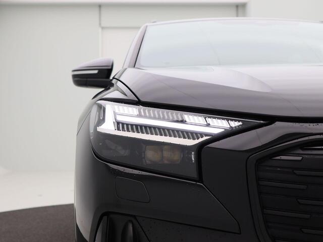 Audi Q4 e-tron 45 quattro S Edition 82 kWh | NU RUIM ¤ 5000,- VOORDEEL!!! | Privacyglas | 21 inch velgen | Zwart Optiek Plus |