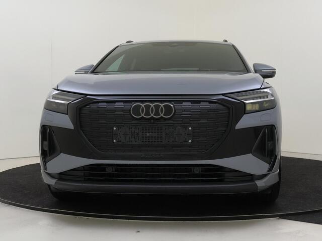 Audi Q4 e-tron 45 quattro S Edition 82 kWh | Panoramadak | Achteruitrijcamera | Navigatie | 20 inch lm velgen | Sportstoelen |