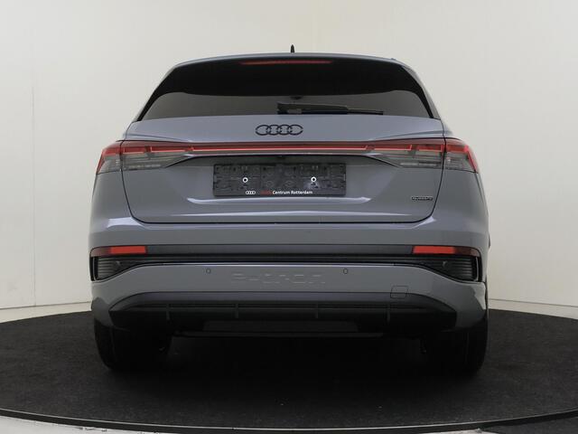 Audi Q4 e-tron 45 quattro S Edition 82 kWh | Panoramadak | Achteruitrijcamera | Navigatie | 20 inch lm velgen | Sportstoelen |