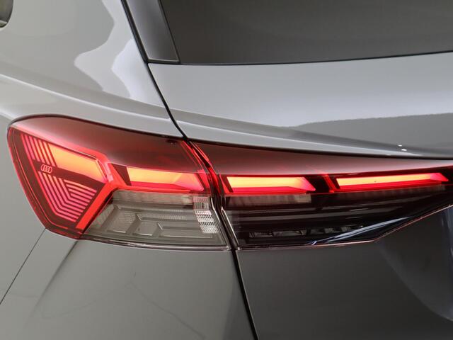 Audi Q4 e-tron 45 quattro S Edition 82 kWh | Panoramadak | Achteruitrijcamera | Navigatie | 20 inch lm velgen | Sportstoelen |
