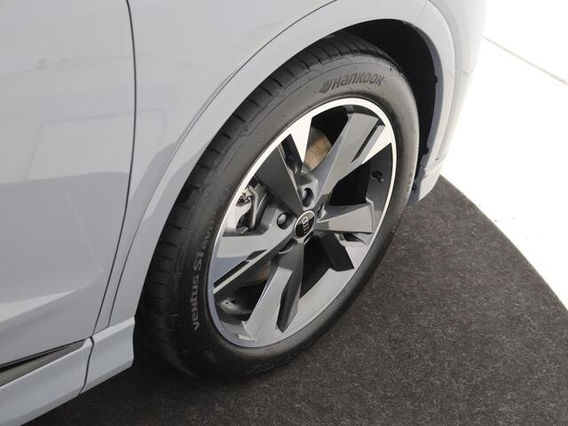 Audi Q4 e-tron 45 quattro S Edition 82 kWh | Panoramadak | Achteruitrijcamera | Navigatie | 20 inch lm velgen | Sportstoelen |