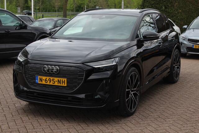 Audi Q4 e-tron 50 quattro Launch edition S Competition 77 kWh / Camera / Head-up / 20'' / Keyless / RS Seats / Sonos audio / Stoelverwarming / Dodehoek / DAB / ACC / Warmtepomp