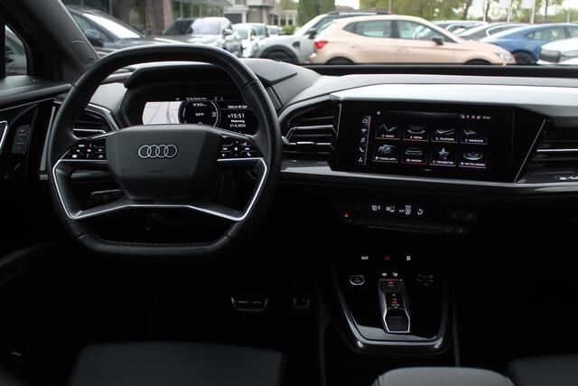 Audi Q4 e-tron 50 quattro Launch edition S Competition 77 kWh / Camera / Head-up / 20'' / Keyless / RS Seats / Sonos audio / Stoelverwarming / Dodehoek / DAB / ACC / Warmtepomp