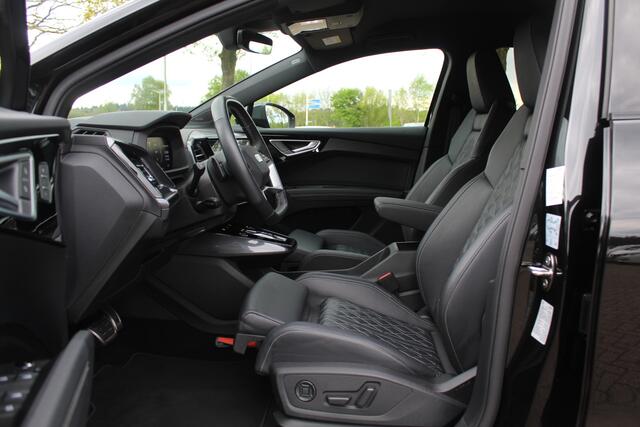 Audi Q4 e-tron 50 quattro Launch edition S Competition 77 kWh / Camera / Head-up / 20'' / Keyless / RS Seats / Sonos audio / Stoelverwarming / Dodehoek / DAB / ACC / Warmtepomp