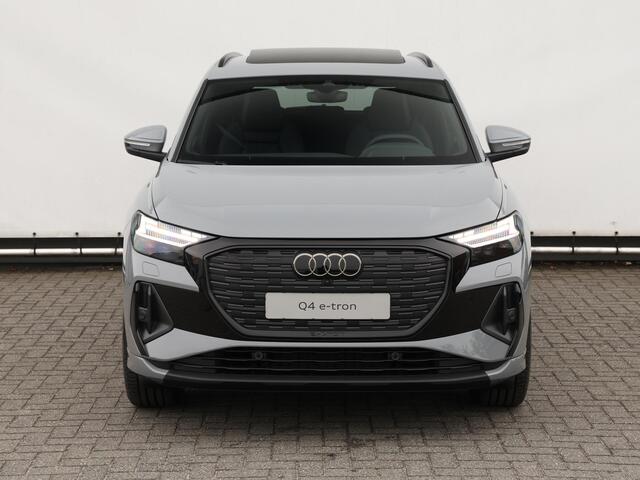 Audi Q4 e-tron S edition e-tron 45 82 kWh 210 kW / 286 PK Hatchba quattro | 21" Velgen | Pano | Trekhaak | Privacy glas |