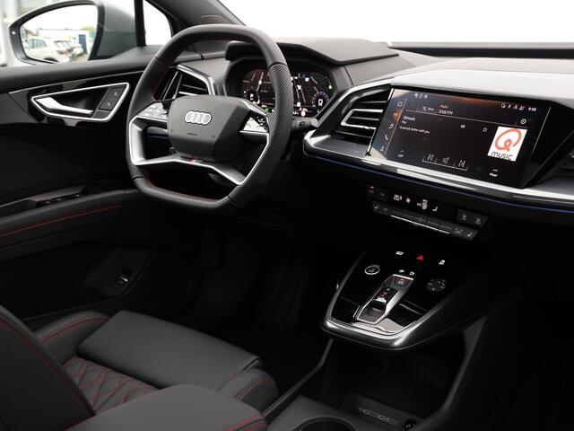 Audi Q4 e-tron S edition e-tron 45 82 kWh 210 kW / 286 PK Hatchba quattro | 21" Velgen | Pano | Trekhaak | Privacy glas |