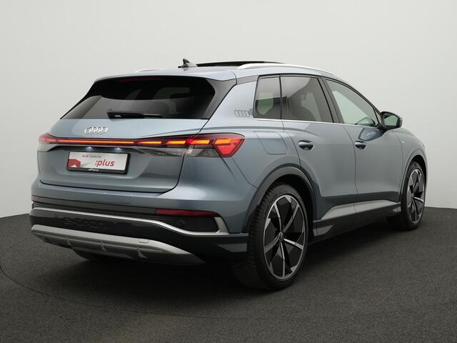 Audi Q4 e-tron 40 204 pk S edition | Panoranadak | Trekhaak | Leder | SONOS | Matrix LED | Head-up display | Elektr. stoelen
