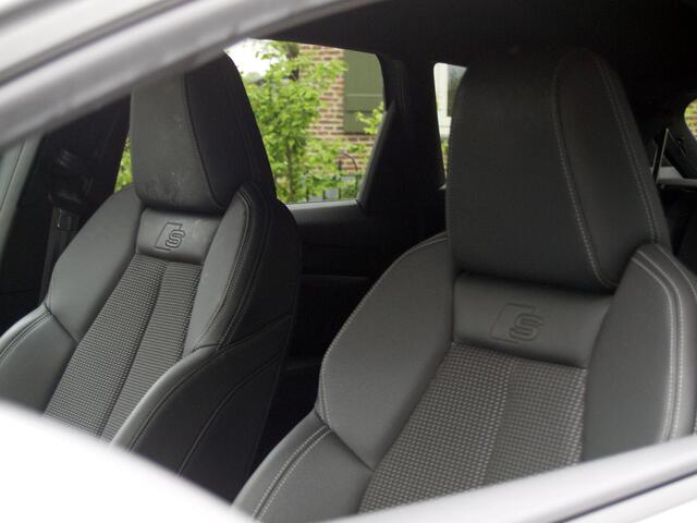 Audi Q4 e-tron 40 Launch edition S Competition 77 kWh | Camera | Apple Carplay | Cruise Control | Trekhaak |