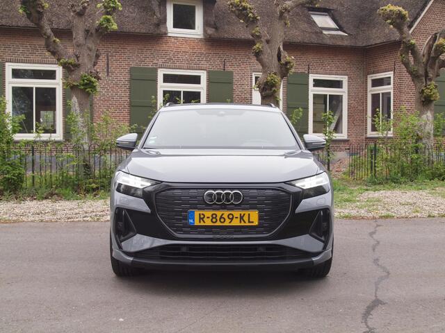 Audi Q4 e-tron 40 Launch edition S Competition 77 kWh | Camera | Apple Carplay | Cruise Control | Trekhaak |