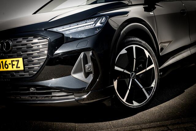 Audi Q4 e-tron 40 Launch edition S Competition 77 kWh | Panoramadak | 21 inch LMV | Adapt. Cruise | LED Matrix | Sonos