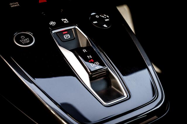 Audi Q4 e-tron 40 Launch edition S Competition 77 kWh | Panoramadak | 21 inch LMV | Adapt. Cruise | LED Matrix | Sonos