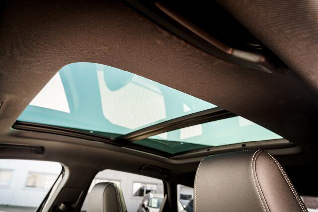 Audi Q4 e-tron 40 Launch edition S Competition 77 kWh | Panoramadak | 21 inch LMV | Adapt. Cruise | LED Matrix | Sonos