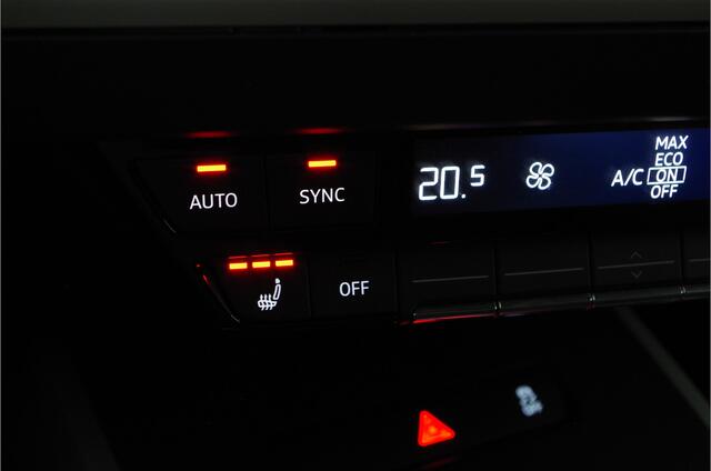 Audi Q4 e-tron 40 82 kWh S line > Camera/ Adaptief Cruise control/Stoelverwarming...