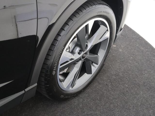 Audi Q4 e-tron 45 quattro S Edition 82 kWh | lederen bekleding | 20 inch LM velgen | Achteruitrijcamera | Verwarmbare voorstoelen | Elek. bedienbare achterklep