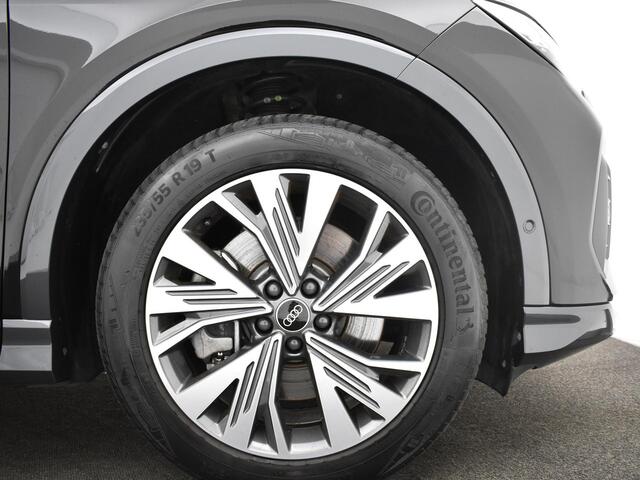 Audi Q4 e-tron 40 204pk Advanced edition 77 kWh · Apple/Android Carplay · Camera · Navi · Matrix LED · Alarm · Elek. Achterklep · 19'' Inch ·