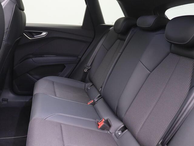 Audi Q4 e-tron 35 Launch edition S Competition 55 kWh 170PK Aut. Elektrisch glazen panorama-dak, Adaptieve Cruise Controle, Navi, Dynamic Pakket, Warmtepomp, Matrix LED-Verlichting, Stoelverwarming, 20" LM Velgen