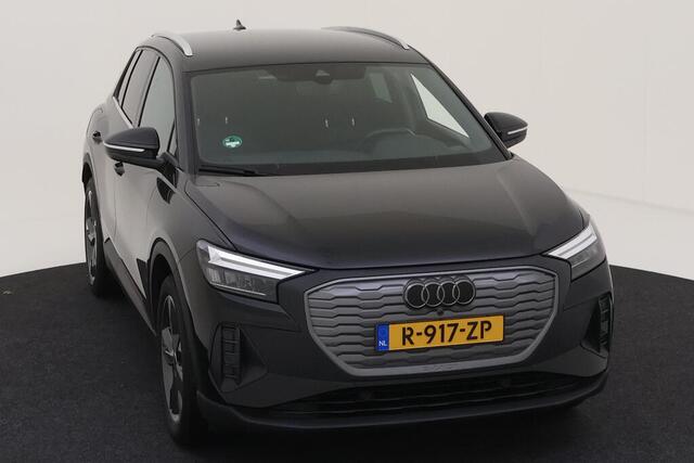 Audi Q4 e-tron 40 Edition 77 kWh / Zwenkbare Trekhaak / 20 Inch / Getint glas / Smartphone Interface / elect. Achterklep