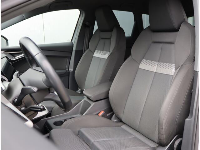 Audi Q4 e-tron 35 Launch edition 55 kWh | Black Optic | Camera | Trekhaak