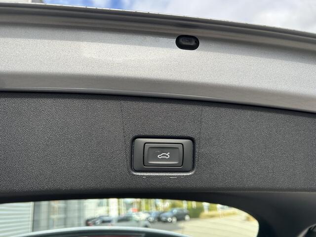 Audi Q4 e-tron Advanced edition (A1) e-tron 40 63 kWh 150 kW / 2 | Stoelverwarming | Matrix | Elektrische Achterklep | Adaptieve Cruise Control | Camera |