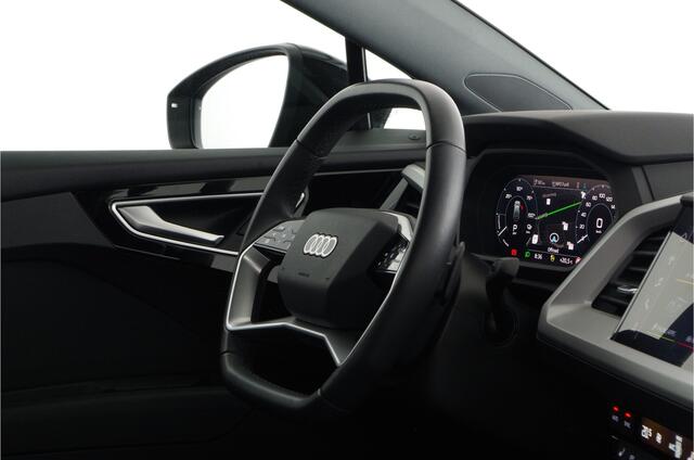 Audi Q4 e-tron 40 82 kWh S line > Camera/ Adaptief Cruise control/Stoelverwarming...