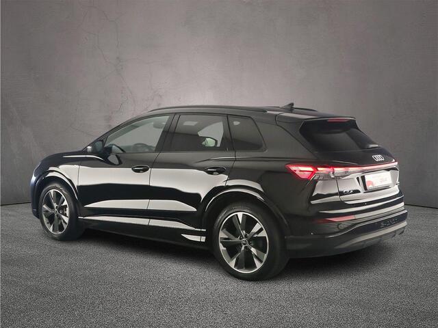 Audi Q4 e-tron 45 quattro S Edition 82 kWh | Camera | Matrix | ACC | Carplay | Audi sound | Parkeerhulp plus |