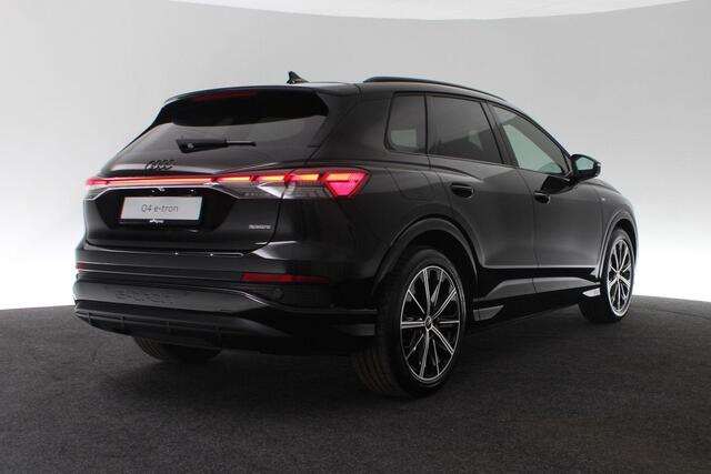 Audi Q4 e-tron S edition Competition 45 286 pk Quattro | Assistentiepakket plus | Optiekpakket zwart plus | Lichtpakket plus ambient light