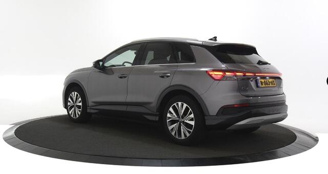 Audi Q4 e-tron 35 Launch edition Advanced 55 kWh Trekhaak / Navigatie / Camera