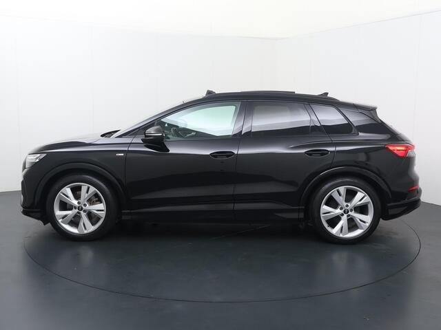 Audi Q4 e-tron 35 Launch edition S Competition 55 kWh | 170 PK | Trekhaak wegklapbaar | Warmtepomp | Panoramadak | Matrix LED koplampen | S line |