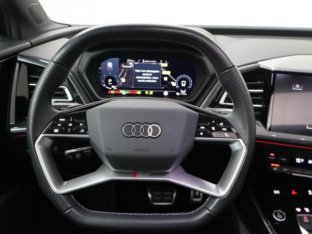 Audi Q4 e-tron 35 Launch edition S Competition 55 kWh | 170 PK | Trekhaak wegklapbaar | Warmtepomp | Panoramadak | Matrix LED koplampen | S line |