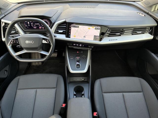 Audi Q4 e-tron 45 quattro Edition 82 kWh / Fabrieksgarantie t/m 09-2028/100.000km / SOH 100% / Navigatie / Schuif-/Kantel dak / Apple Carplay/Android Auto / Stoelverwarming / Elektrische Achterklep / SONOS Audio / Adaptieve Cruise Control /