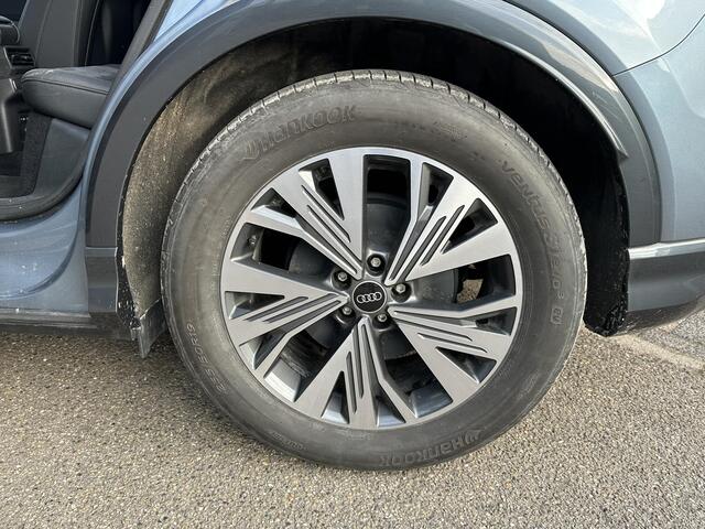 Audi Q4 e-tron 40 Launch edition Advanced Plus 77 kWh SOH 92% | S-Line interieur | Panoramadak | Stoelverwarming | Elektrische achterklep | Luxe bekleding | Rijklaar met 12 mnd BOVAG garantie