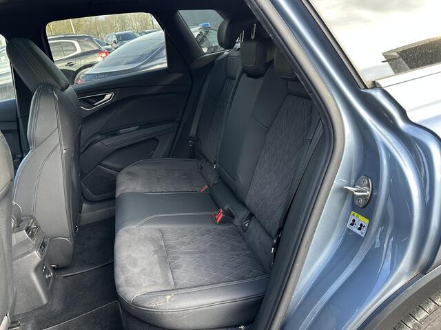 Audi Q4 e-tron 40 Launch edition Advanced Plus 77 kWh SOH 92% | S-Line interieur | Panoramadak | Stoelverwarming | Elektrische achterklep | Luxe bekleding | Rijklaar met 12 mnd BOVAG garantie