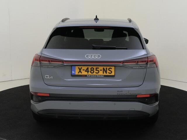 Audi Q4 e-tron 40 S edition 77 kWh | S-line in- en exterieur | Optiekpakket zwart | Elek. inklapbare buitenspiegels | Navigatie | Achteruitrijcamera