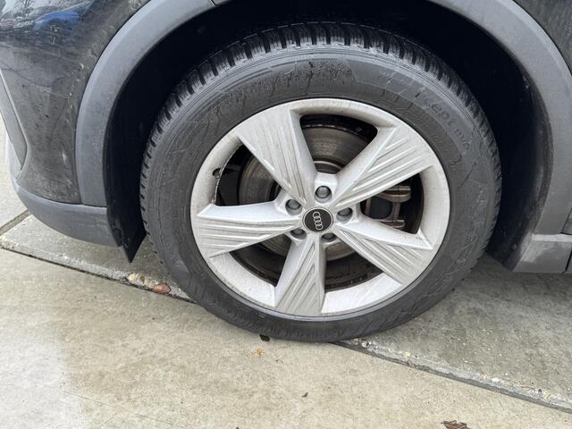 Audi Q4 e-tron 35 Edition 55 kWh Stoelverwarming Navigatie 19" LMV Trekhaak Elektrische klep Audi Sound