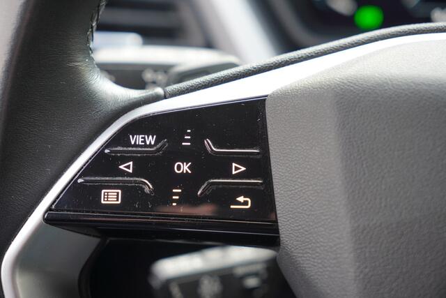 Audi Q4 e-tron 35 Launch edition 55 kWh / SOH 90,7% / BTW / Camera / Verwarmd Stuur / Camera /