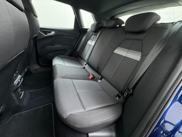 Audi Q4 e-tron 40 204pk AUT. 82kWh Advanced Launch Ed. SOH 97% Warmtepomp Matrix-Led Adaptive-Cruis Audi-Sound System Apple Carplay Android Auto Navi 3-Zone Ecc Camera Pdc 3 fase laden Stoelverwarming Lmv 20" DAB Bluetooth Elek.Achterklep ¤ 63.000 nieuw Origineel Nederl