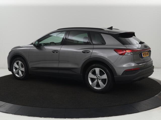 Audi Q4 e-tron 35 Launch edition 55 kWh | Warmtepomp | Stoelverwarming | Carplay | Full LED | 19'' | Navigatie | Parkeerhulp | DAB | Climate control | Cruise control | Bluetooth