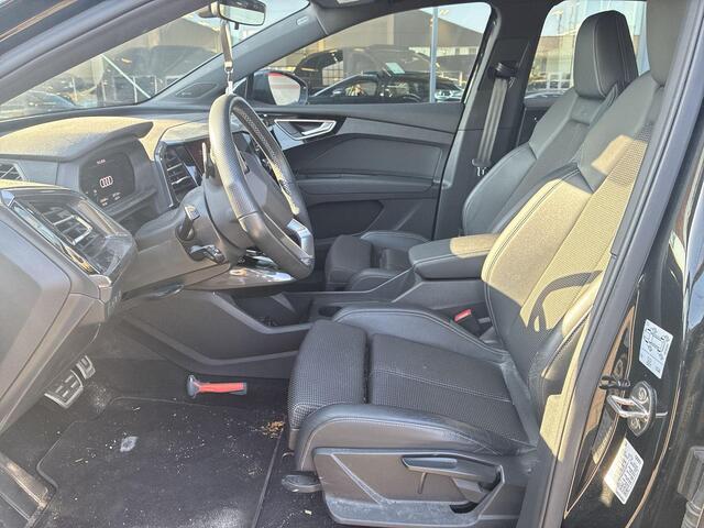 Audi Q4 e-tron 40 204pk Launch Edition S Competition 77 kWh · Panoramadak · Camera · Matrix LED · Sonos Sound · Optiekpakket Zwart · Stoelverwarming ·