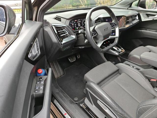 Audi Q4 e-tron 40 S edition 77 kWh 204pk / Matrix LED / Elek Achterklep / Camera / Navigatie / 20" LMV / NOG NIET PUBLICEREN IVM SPUITWERK