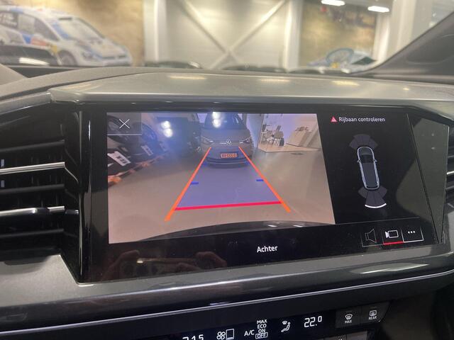 Audi Q4 e-tron 45 265pk Quattro S Edition · Panoramadak · Warmtepomp · Camera · Head-Up · Navigatie · Apple/Android Car Play · 20'' Inch ·