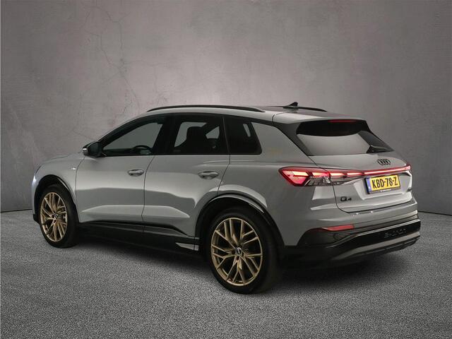 Audi Q4 e-tron 45 quattro S Edition 82 kWh | Trekhaak | Audi Sound | ACC | Matrix | Optiekzwart plus | Parkeerhulp | 21" |
