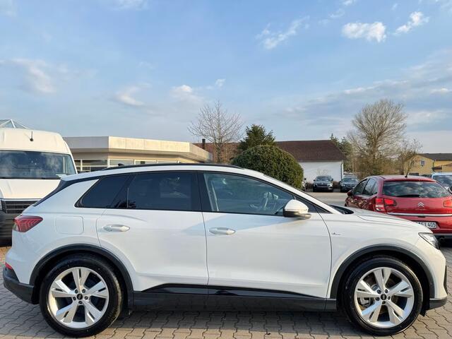 Audi Q4 e-tron 40 S-LINE 82 kWh (150kW/204pk) ** LED, NAVI+, HuD, TREKH, ADAPT. CRUISE, 20-inch LMV ** 1e EIG - ¤ 37.8 onder NP - UNFALLFREI ** ** INFORMEER OOK NAAR ONZE AANTREKKELIJKE FINANCIAL-LEASE TARIEVEN **