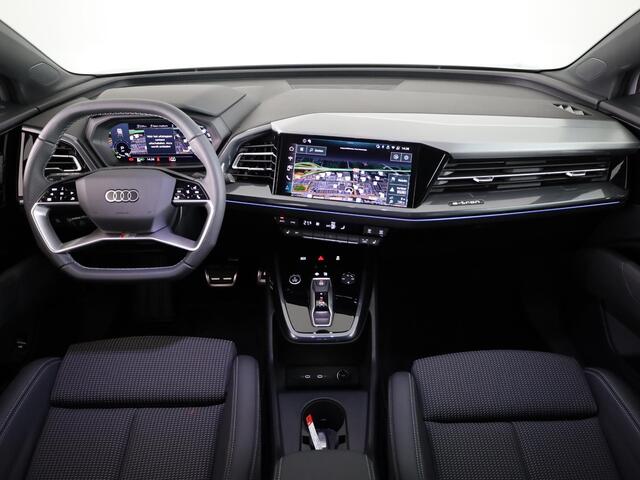 Audi Q4 e-tron 45 quattro S Edition Competition 82 kWh Ambient Light | Achteruitrijcamera | Apple Carplay | Zwart optiek pakket | Adaptive cruise control |