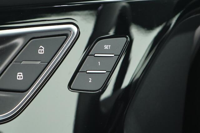 Audi Q4 e-tron 50 quattro 299pk Launch S Competition 77 kWh SOH 88% Sonos Head-Up Camera Keyless Leder Memory Virtual Cockpit Navigatie Panoramadak S-Line