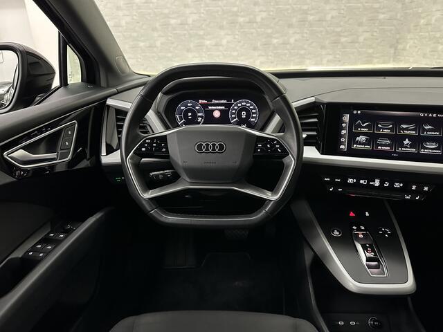 Audi Q4 e-tron 45 Quattro S-Line 77 kWh | ACC | Matrix-LED | Keyless-Entry | Standkachel | Carplay | Lane Assist | 3-Zone Clima | Stoelverwarming | Getint Glas | Autom. Parkeren | Virtual Cockpit |