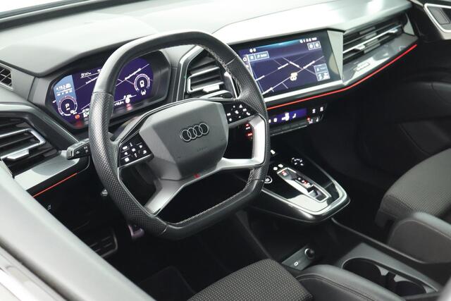 Audi Q4 e-tron 40 204pk S Edition 77 kWh Camera Stoelverwarming Ambianceverlichting ACC Virtual Cockpit Navigatie S-Line