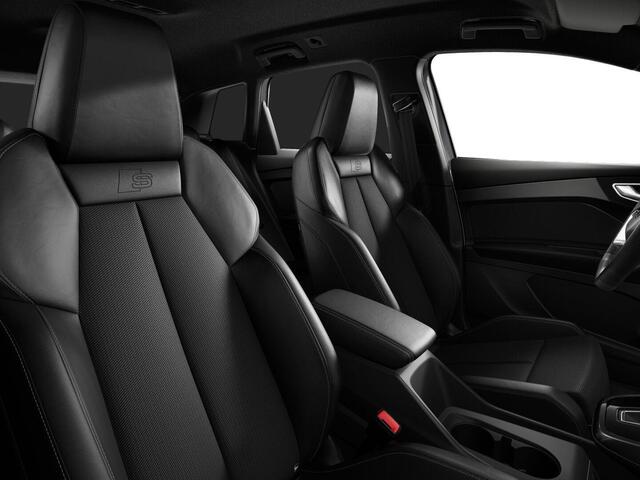 Audi Q4 e-tron 45 S edition Competition 82 kWh 286 pk | Assistentiepakket plus | Lichtpakket plus ambient light | Sportstoelen voor leder/stof | Optiek pakket zwart |