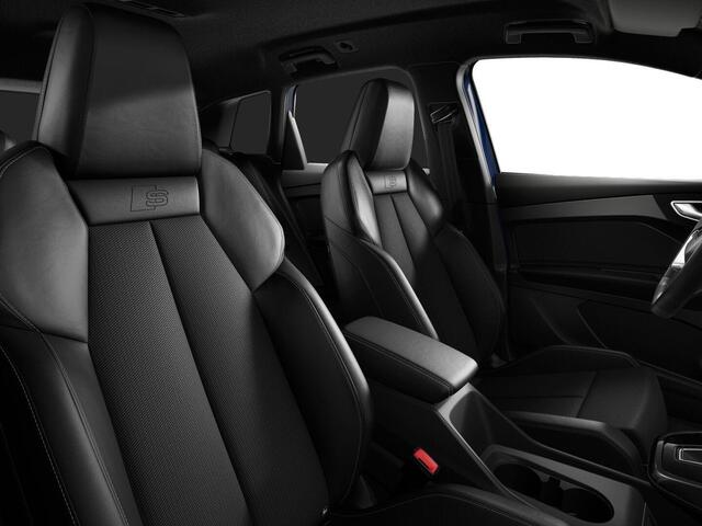 Audi Q4 e-tron 45 S edition Competition 82 kWh 286 pk | Assistentiepakket plus | Comfortpakket | Lichtpakket plus ambient light | Trekhaak |